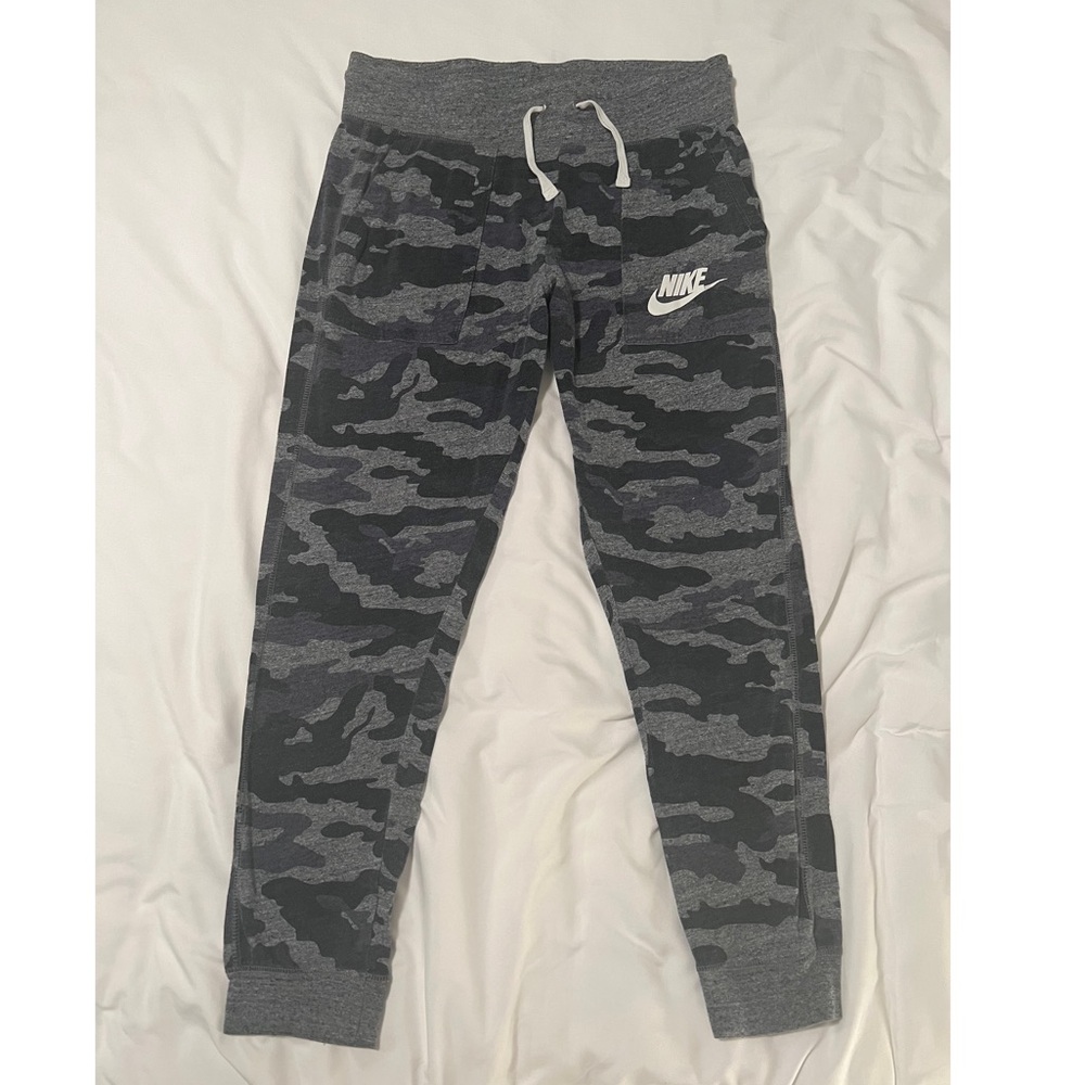 Nike joggers, size medium